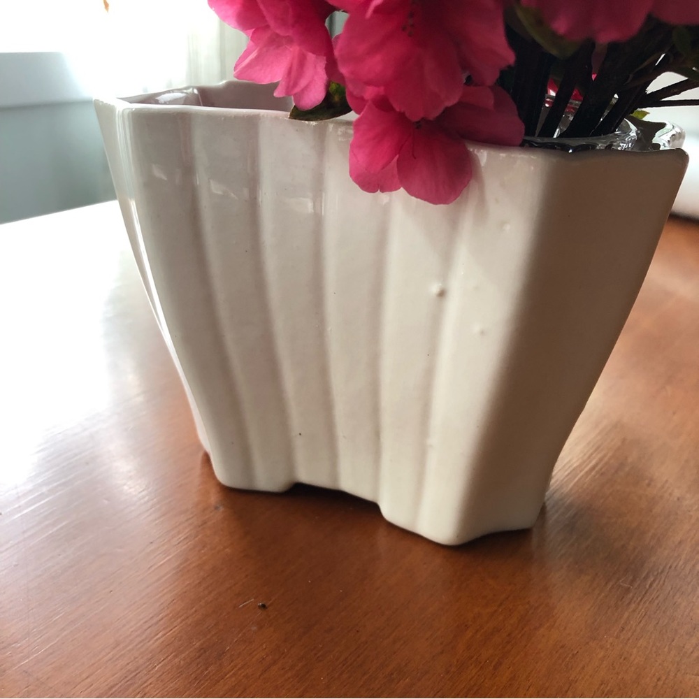 UPCO Pottery Vintage MID CENTURY White VASE / Planter 037 USA